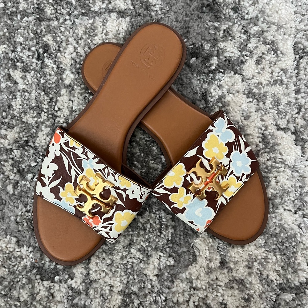 Tory Burch slide sandal size 8 Like New
